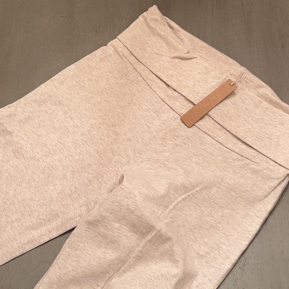 Skims T Shirt & Foldover pant set - Picture 3 of 3